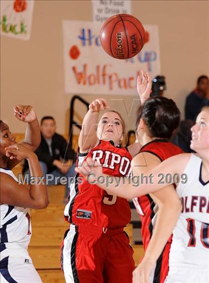 Thumbnail 2 in Ripon vs. Cosumnes Oaks (Cosumnes Oaks Classic) photogallery.