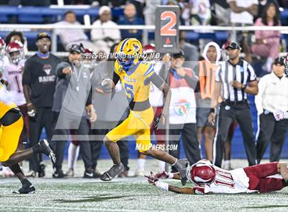 Thumbnail 3 in Raines vs. Northwestern (FHSAA 3A Final) photogallery.