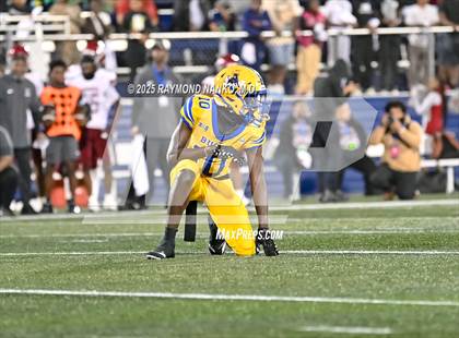Thumbnail 2 in Raines vs. Northwestern (FHSAA 3A Final) photogallery.
