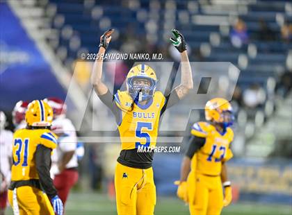 Thumbnail 2 in Raines vs. Northwestern (FHSAA 3A Final) photogallery.