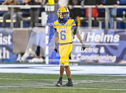 Thumbnail 2 in Raines vs. Northwestern (FHSAA 3A Final) photogallery.