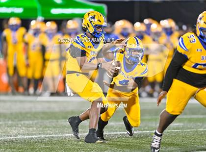 Thumbnail 2 in Raines vs. Northwestern (FHSAA 3A Final) photogallery.