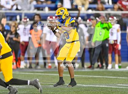 Thumbnail 3 in Raines vs. Northwestern (FHSAA 3A Final) photogallery.
