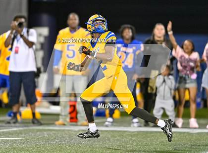 Thumbnail 3 in Raines vs. Northwestern (FHSAA 3A Final) photogallery.