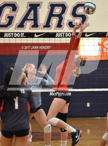 Thumbnail 2 in Coronado vs. Valley Christian (Durango Fall Classic) photogallery.