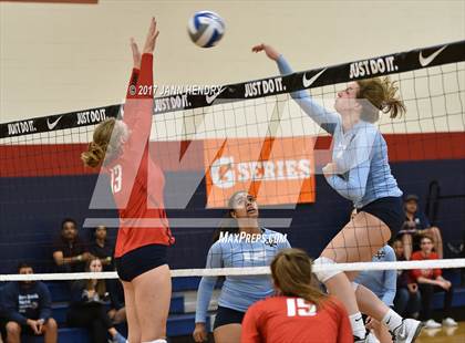 Thumbnail 3 in Coronado vs. Valley Christian (Durango Fall Classic) photogallery.