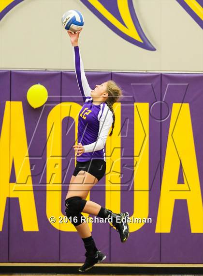 Thumbnail 3 in Lynnwood vs. Issaquah photogallery.