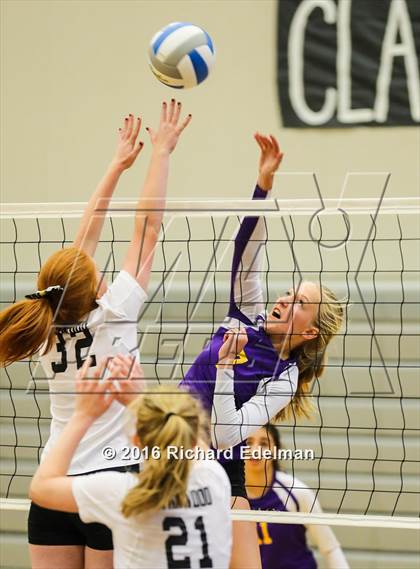 Thumbnail 3 in Lynnwood vs. Issaquah photogallery.