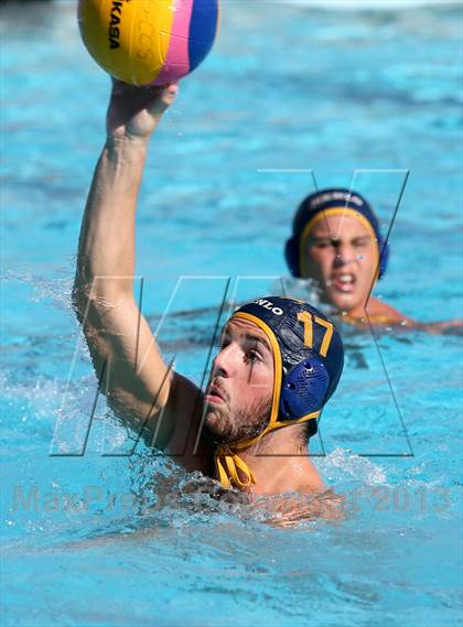 Thumbnail 1 in De La Salle vs. Menlo (Saint Francis Invitational) photogallery.
