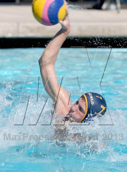 Thumbnail 2 in De La Salle vs. Menlo (Saint Francis Invitational) photogallery.