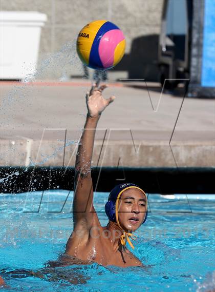Thumbnail 1 in De La Salle vs. Menlo (Saint Francis Invitational) photogallery.