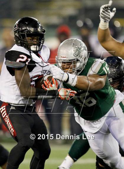 Thumbnail 2 in Centennial vs. De La Salle (CIF State Open Division Final) photogallery.