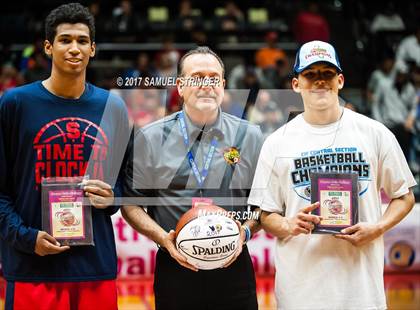 Thumbnail 2 in Selma vs. Sanger (CIF CS D3 Final) photogallery.