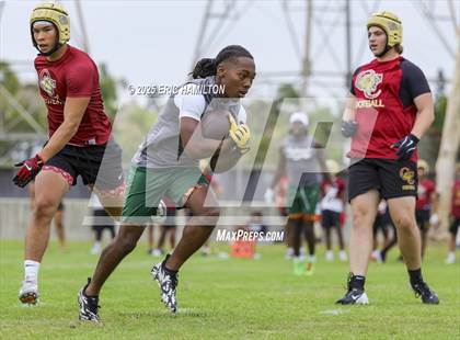 Thumbnail 3 in Inglewood vs Oaks Christian (Battle at the Beach) photogallery.