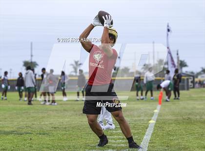 Thumbnail 2 in Inglewood vs Oaks Christian (Battle at the Beach) photogallery.