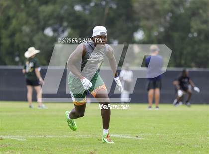 Thumbnail 2 in Inglewood vs Oaks Christian (Battle at the Beach) photogallery.