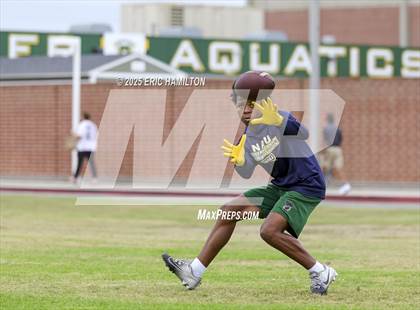 Thumbnail 3 in Inglewood vs Oaks Christian (Battle at the Beach) photogallery.
