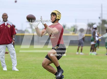 Thumbnail 2 in Inglewood vs Oaks Christian (Battle at the Beach) photogallery.