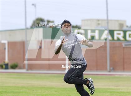 Thumbnail 2 in Inglewood vs Oaks Christian (Battle at the Beach) photogallery.