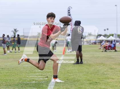 Thumbnail 1 in Inglewood vs Oaks Christian (Battle at the Beach) photogallery.