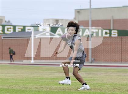 Thumbnail 1 in Inglewood vs Oaks Christian (Battle at the Beach) photogallery.