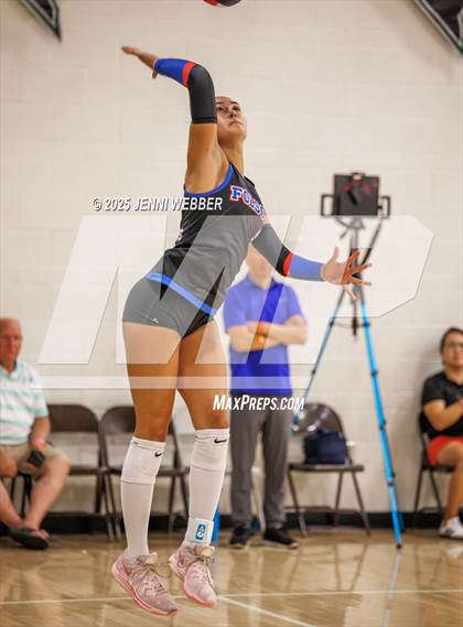 Thumbnail 1 in Mater Dei vs. Folsom (Durango Fall Classic) photogallery.