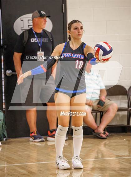 Thumbnail 1 in Mater Dei vs. Folsom (Durango Fall Classic) photogallery.