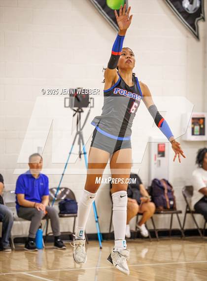 Thumbnail 3 in Mater Dei vs. Folsom (Durango Fall Classic) photogallery.