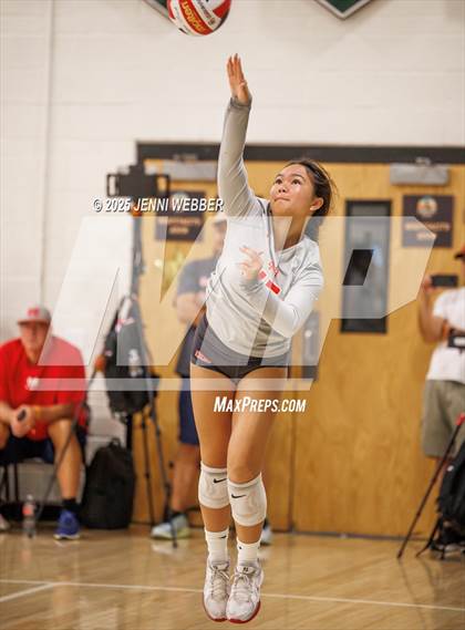 Thumbnail 3 in Mater Dei vs. Folsom (Durango Fall Classic) photogallery.