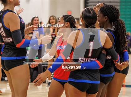 Thumbnail 3 in Mater Dei vs. Folsom (Durango Fall Classic) photogallery.