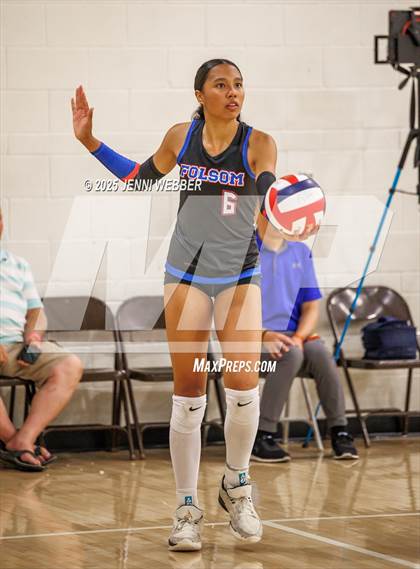 Thumbnail 2 in Mater Dei vs. Folsom (Durango Fall Classic) photogallery.
