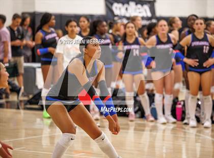 Thumbnail 1 in Mater Dei vs. Folsom (Durango Fall Classic) photogallery.