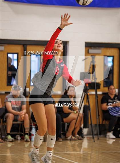 Thumbnail 3 in Mater Dei vs. Folsom (Durango Fall Classic) photogallery.