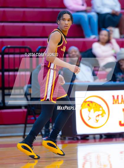 Thumbnail 3 in North Atlanta vs Jackson(Hard In The Paint Classic) photogallery.