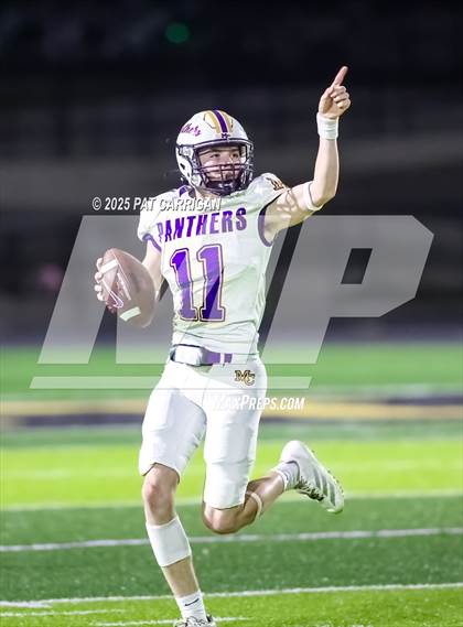 Thumbnail 2 in Bluff Dale vs. Mount Calm (UIL 1A Division 2 Football Bi-District) photogallery.