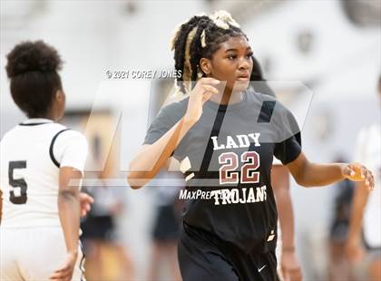 Thumbnail 2 in Dougherty vs Houston County (Bear Brawl Classic) photogallery.