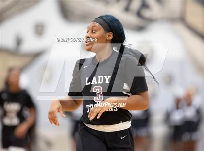 Thumbnail 2 in Dougherty vs Houston County (Bear Brawl Classic) photogallery.