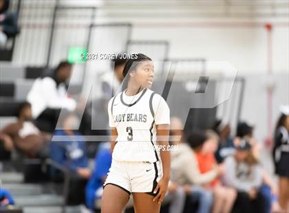 Thumbnail 2 in Dougherty vs Houston County (Bear Brawl Classic) photogallery.