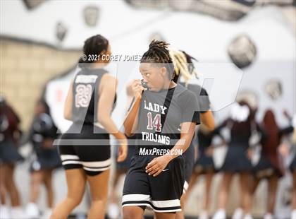 Thumbnail 3 in Dougherty vs Houston County (Bear Brawl Classic) photogallery.