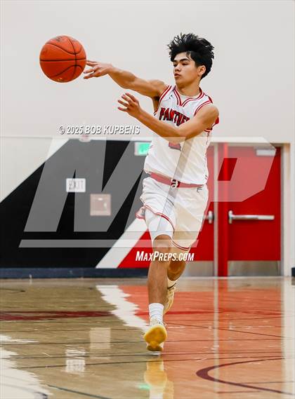 Thumbnail 1 in Oak Grove vs Burlingame (CCS Division III Round 2 @ Aragon) photogallery.