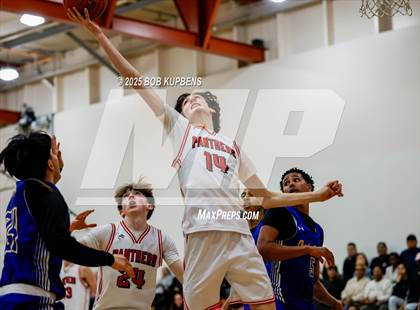 Thumbnail 2 in Oak Grove vs Burlingame (CCS Division III Round 2 @ Aragon) photogallery.