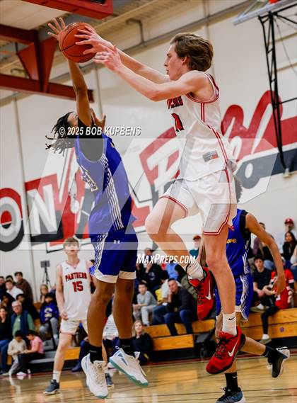 Thumbnail 3 in Oak Grove vs Burlingame (CCS Division III Round 2 @ Aragon) photogallery.