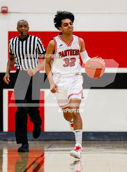 Thumbnail 3 in Oak Grove vs Burlingame (CCS Division III Round 2 @ Aragon) photogallery.