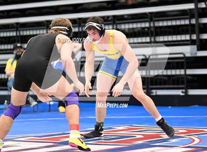 Thumbnail 3 in UHSAA 6A State Tournament photogallery.