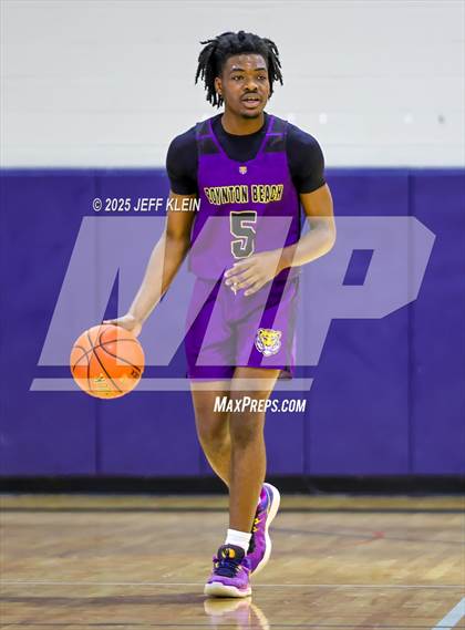 Thumbnail 1 in Benjamin vs Boynton Beach (Holiday Classic of the Palm Beaches) photogallery.