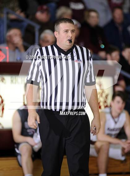 Thumbnail 3 in Sesser-Valier vs Benton (Benton Invitational Tournament) photogallery.