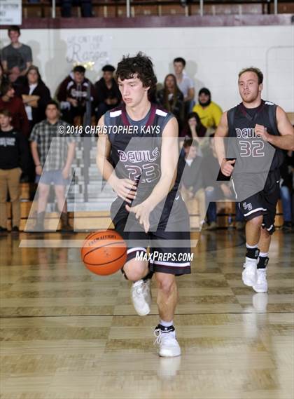 Thumbnail 2 in Sesser-Valier vs Benton (Benton Invitational Tournament) photogallery.