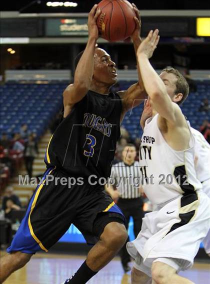 Thumbnail 3 in Newark Memorial vs. Archbishop Mitty (CIF D2 NorCal Regional Final) photogallery.