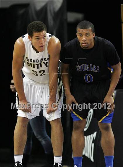 Thumbnail 2 in Newark Memorial vs. Archbishop Mitty (CIF D2 NorCal Regional Final) photogallery.