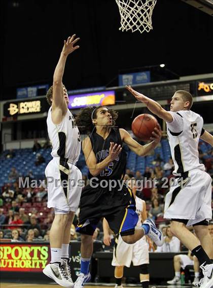 Thumbnail 3 in Newark Memorial vs. Archbishop Mitty (CIF D2 NorCal Regional Final) photogallery.